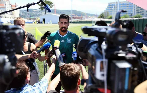 Sports Journalism Standards Versus Entertainment News